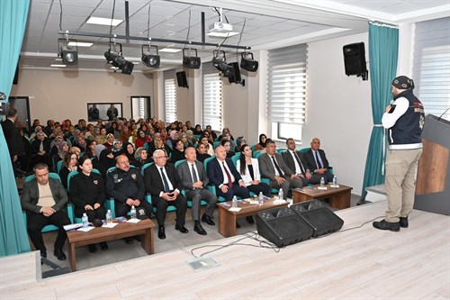 Narkotik Suçlarla Mücadele Şube Müdürlüğünden Bilgilendirme Toplantısı 