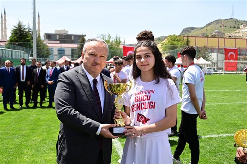 19 Mayıs Atatürk'ü Anma Gençlik ve Spor Bayramı Gurur ve Coşkuyla Kutlandı.