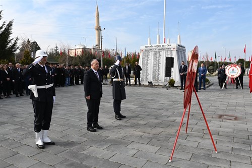 Valimiz Ali Fidan 18 Mart Çanakkale Zaferi ve Şehitleri Anma Günü Programına Katıldı.
